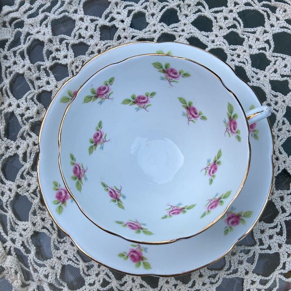 Collingwoods Bone China Set of 2 Teacups and Saucers Pink Roses Gold Detailing - Picture 4 of 13